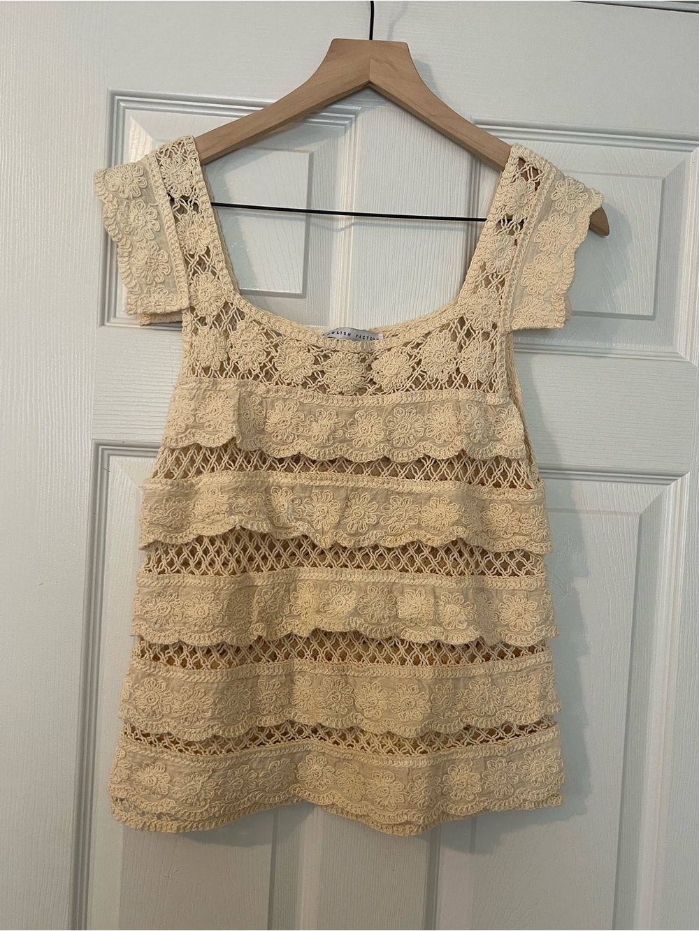NWOT Anthro English Factory Cream Lace Tiered Ruffle Camisole